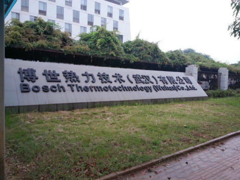 工業(ye) 冷氣機帶來生產(chan) 車間實際操作工作人員一個(ge) 舒服的自然環境